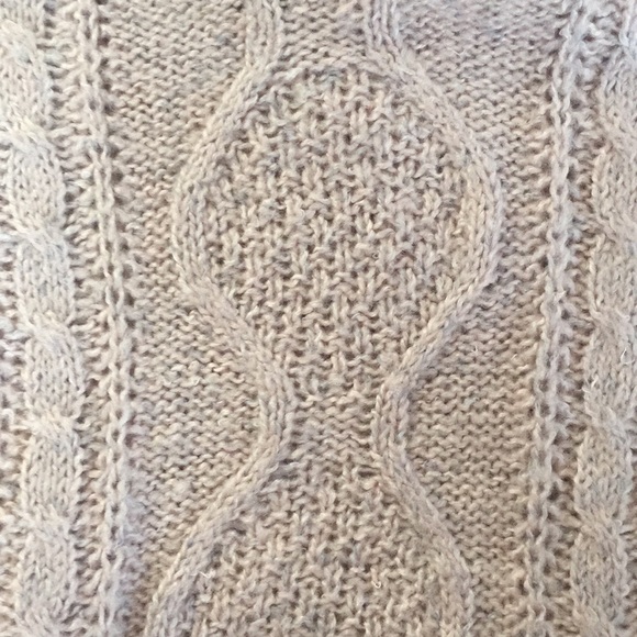 Forever 21 medium knitted sweater - Picture 3 of 3